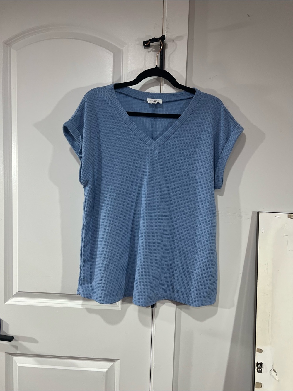 ANDREE BY UNIT Light Blue Textured V-Neck Short Sleeve Top